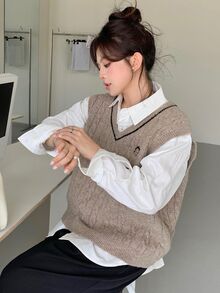 Betty Boop x DAZY Curve Solid Color Pullover V-Neck Sweater Vest, Layered Preppy Casual Style For Spring And Autumn - Khaki - View 4