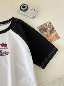 Resyla HELLO KITTY AND FRIENDS | SHEIN Tops 經典圖案印花 2026 女款夏季圓領修身落肩袖 T恤 - 黑與白 - 查看 3