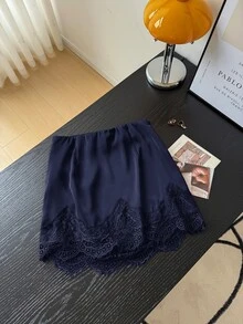 Muvela 女款優雅緞面蕾絲拼接百褶迷你裙 - 藏蓝色 - 查看 2