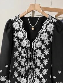 Muvela 女款休閒度假風花卉刺繡前綁帶上衣 - 黑色 - 查看 3