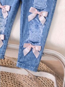 SHEIN Baby Girl Personalized Bow Decor Button Distressed Leggings - Blue - View 5