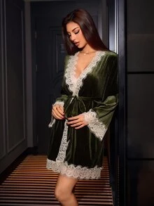 SilkySpell رداء نسائي مريح فضفاض من الدانتيل والقطيفة الأخضر بتصميم مرقع - أخضر - مشاهدة 3