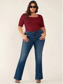 SHEIN BASICS 大尺碼純色修身圓領T恤 夏季上衣 正裝居家休閒穿搭 紅色 西式風格 - 酒紅色 - 查看 3