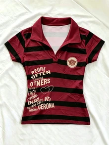 IslaSuriya 女款 Y2K 條紋 Polo 衫，酒紅與黑色 V 領短袖 T-shirt，字母與愛心印花，修身復古休閒上衣，送給她的完美禮物 - 彩色 - 查看 3