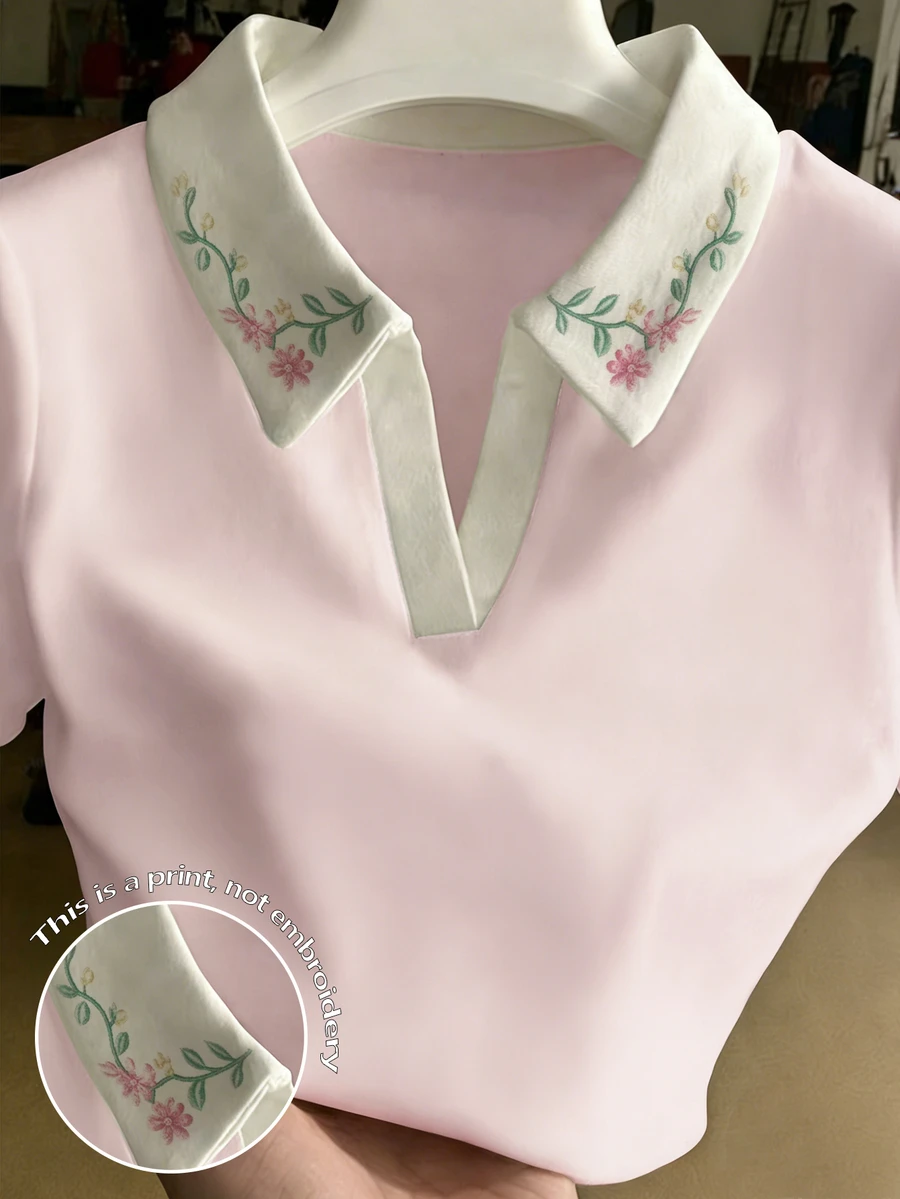 Resyla 大尺碼女款柔粉色對比白領花卉印花 Polo 短袖 V 領通勤顯瘦百搭 T 恤 - 彩色 - 查看 1