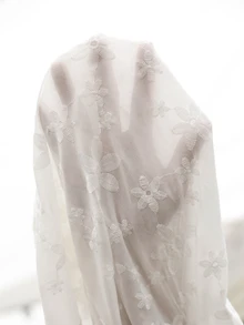 Brillora 白色花卉刺繡露背鏤空上衣，適合度假早午餐，花卉刺繡，後背開衩鏤空，度假，秋季服飾，假期旅行 - 杏色 - 查看 11