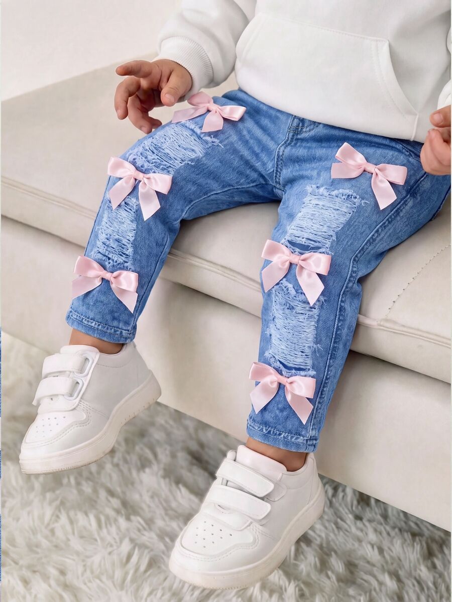 SHEIN Baby Girl Personalized Bow Decor Button Distressed Leggings - Blue - View 1