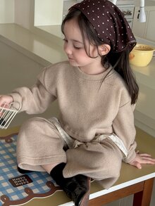 DAZY Infant (Girl) Round Neck Long Sleeve Colorblock Patchwork Korean Style 2 Pieces Sweatshirt Set Fall - Apricot - View 4