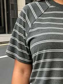 女款大尺碼外套套裝，夏季新款，灰色、灰色、多色條紋，度假穿搭，大尺碼女款T恤與短褲套裝 - 彩色 - 查看 3