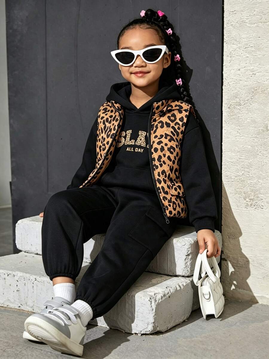SHEIN Playful Pals 女童秋冬新款時尚休閒三件套:連帽背心 + 休閒運動圓領衛衣 + 成套運動長褲 - 黑色 - 查看 1