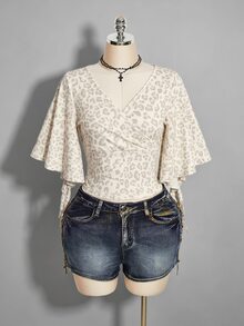 SHEIN ICON تي شيرت مقاس كبير بطبعة نمر وأكمام مكشكشة - متعدد الألوان - مشاهدة 3