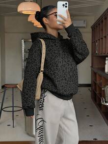 復古學院風美式豹紋，青少年女孩休閒極簡寬鬆舒適無刷毛連帽衛衣，適合秋冬日常穿著 - 白色 - 查看 5