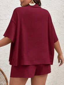 SHEIN VCAY 大尺碼純色休閒度假襯衫短褲兩件套 - 酒紅色 - 查看 2