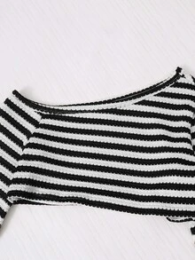 SHEIN 3件組女童蝴蝶結細肩帶上衣，不對稱露肩鏤空罩衫，3D蝴蝶結寬腿長褲，適合初秋購物與旅行 - 黑色 - 查看 3