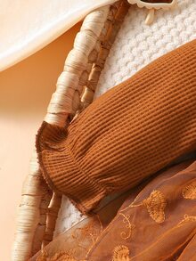 SHEIN 2件組新生兒春秋款酒紅色甜美公主風蝴蝶結蕾絲網紗拼接長袖洋裝附髮帶套裝，寬鬆舒適版型，適合日常外出、滿月宴、周歲生日派對、節日聚會、拍照攝影 - 橘色 - 查看 4
