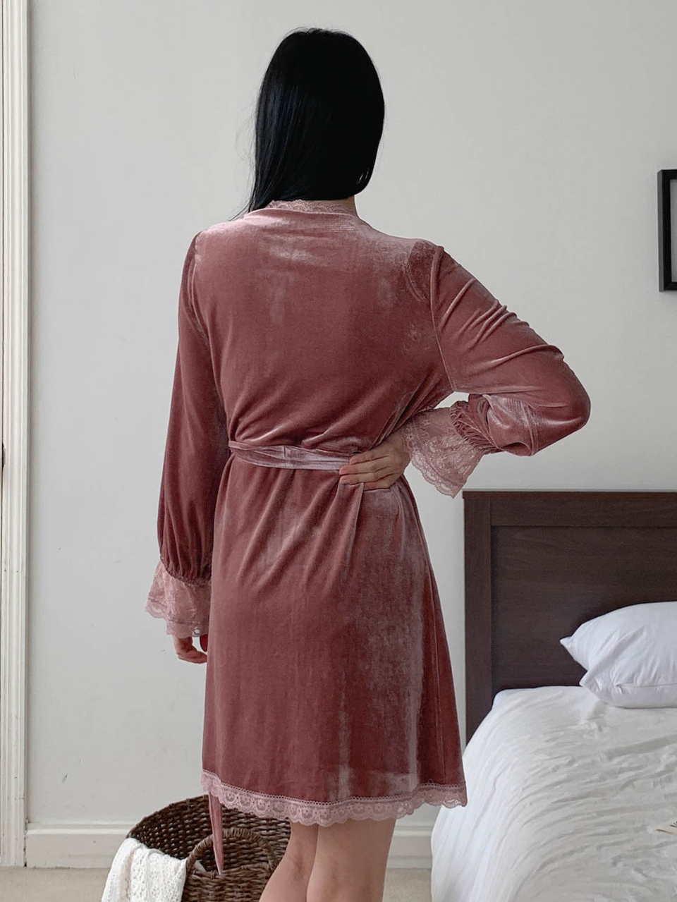 Women's Elegant Lace Trim Robe With Belt