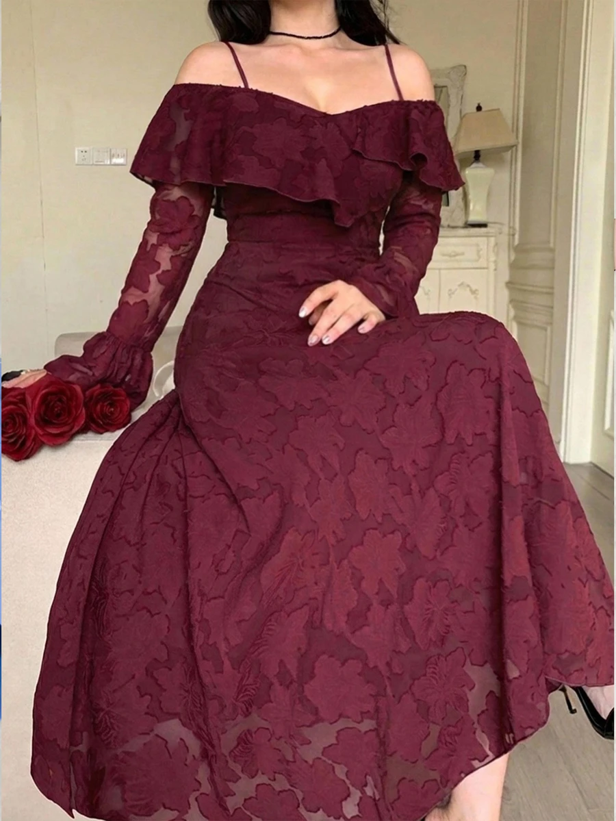Dazy Plus Plus Size French Style Spaghetti Strap Off-Shoulder Floral Applique Wedding Dress - Burgundy - View 1