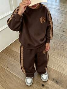 Setelan 2 Potong Sweatshirt Lengan Panjang Kerah Bulat Nyaman untuk Anak Laki-Laki, Gaya Minimalis dengan Slogan Bahasa Inggris, Cocok untuk Musim Gugur/Musim Dingin/Musim Semi, Mudah dan Nyaman, Sempurna untuk Kembali ke Sekolah, Pesta, Piknik di Luar Ruangan, Fotografi Jalanan, Kampus, Liburan, Hadiah - MultiWarna - View 1
