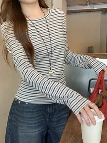 灰色