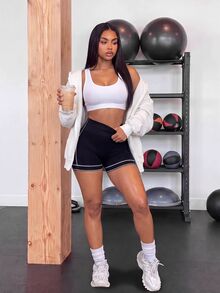 SHEIN Core Rhythm 女款休閒修身撞色線條運動短褲 - 黑色 - 查看 6