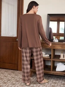 Doze Lane Minimalist Casual Plus Size Loungewear Set, Round Neck Long Sleeve Top With Classic Plaid Pants - Brown - View 3