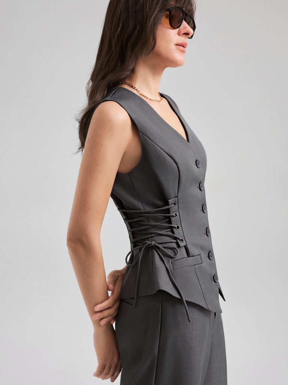 Women's Gray V-Neck Sleeveless Blazer And Straight-Leg Capri Pants, Urban Fashion Business Casual Office Work Wear, Elegant Commuter Suit Set Summer