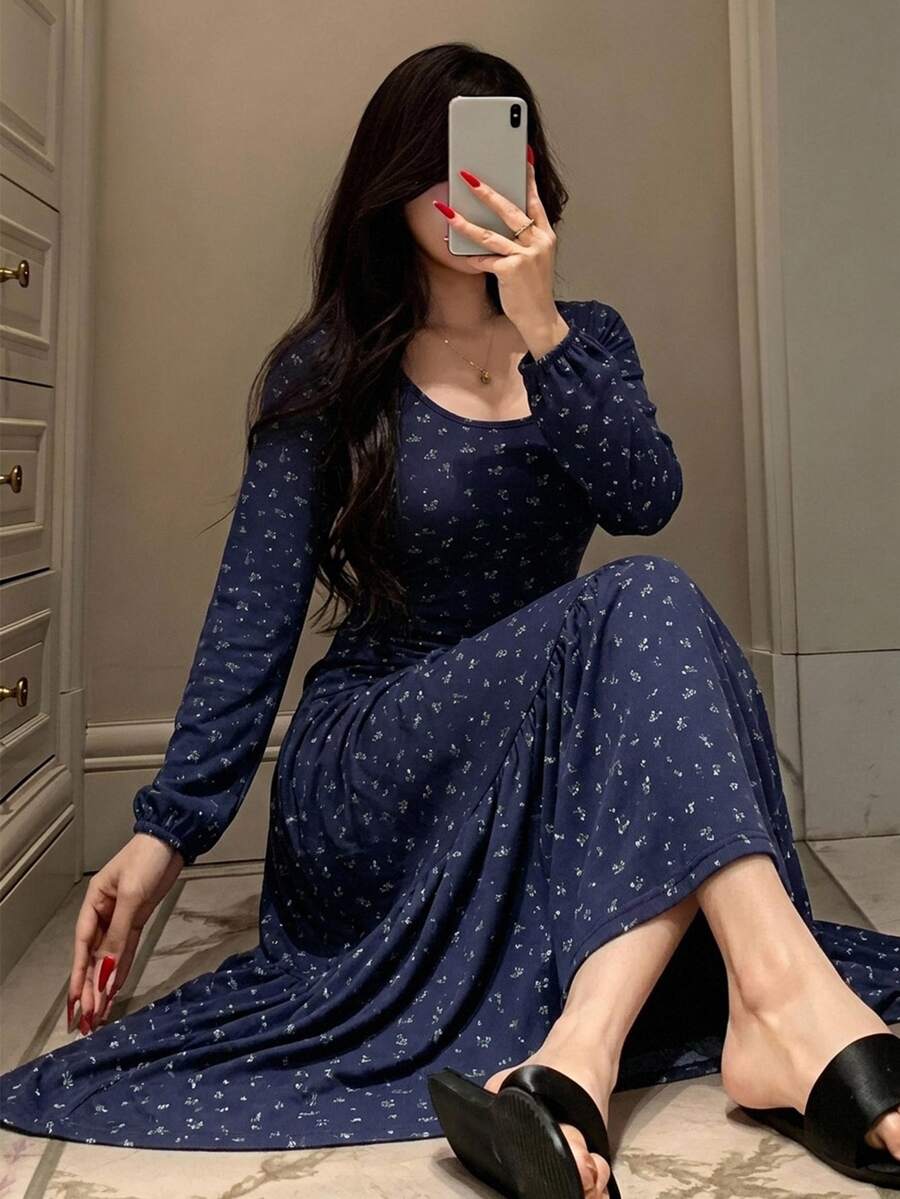 DAZY Vacation Style Ditsy Floral Spaghetti Strap Long Nightgown For Women - Blue - View 1
