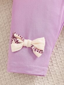 SHEIN Vintaside Kids 2件組新生女嬰杏色蝴蝶結豹紋圓領長袖荷葉袖抓絨內裡羅紋軟布料T恤＋彈性腰休閒粉色長褲，可愛時尚韓風甜美套裝，適合秋冬日常穿著、旅行、度假、派對及其他室內/戶外場合 - 紫色 - 查看 11