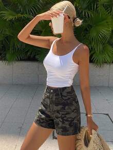 DAZY 夏季新款寬鬆休閒破洞女款牛仔短褲 - 軍綠色 - 查看 4