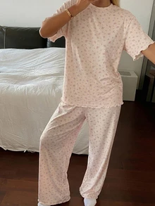 DAZY 2件組甜美碎花寬鬆短袖T恤與寬鬆直筒長款睡褲夏季女款睡衣套裝 - 杏色 - 查看 3