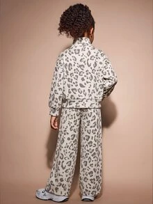 SHEIN 女童 2 件套運動衫套裝，淺灰色保暖面料，包含半拉鍊立領運動衫與寬鬆運動長褲，柔軟舒適，適合女童休閒運動風，完美適合作為日常穿著與戶外活動 - 淺灰色 - 查看 2
