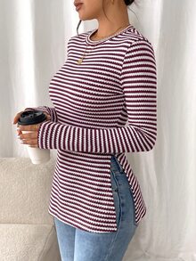 SHEIN Frenchy 女款休閒條紋側開衩T恤，秋季 - 酒紅色 - 查看 1