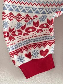 SHEIN Playful Pals Infant Girl Embroidered Red Top & Christmas Pants Fuzzy Set, Comfortable Soft Skin-Friendly Fabric, Suitable For Sleepwear - Red - View 7