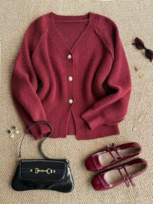 Grovea Burgundy V-Neck Raglan Sleeve Ribbed Knit Plus Size Cardigan, Gold Button Hem Slit Short Fitted Sweater Jacket - Burgundy - View 1