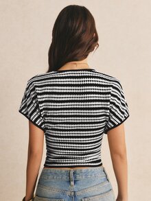 Poéselle 女款時尚條紋拼色圓領T恤 極簡風 - 黑與白 - 查看 2