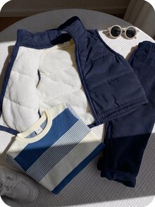 SHEIN 3pcs/Set Young Boy Autumn/Winter Cute Casual Versatile Fleece Lined Thick Vest Jacket, Khaki Striped Sweatshirt, Tracksuit Joggers Long Pants, Suitable For Indoor, Outdoor, Daily, Sports, Play, Party, Photo, Vacation, Holiday - Navy Blue - View 4