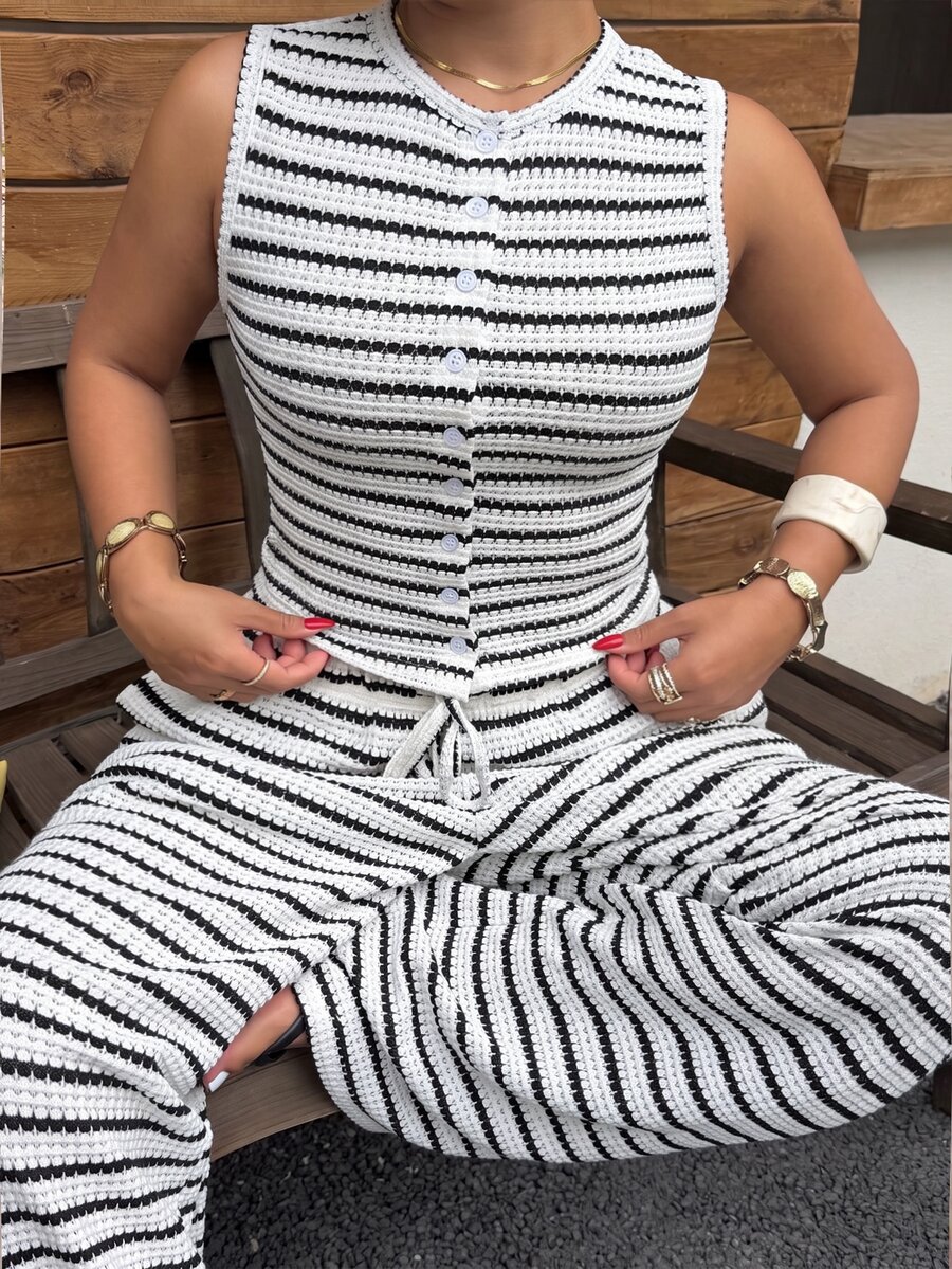 Muchica Setelan 2 Potong Ukuran Plus Motif Garis-Garis Blok Warna dengan Kancing dan Celana Longgar Bertali Pinggang - Light Grey - View 1
