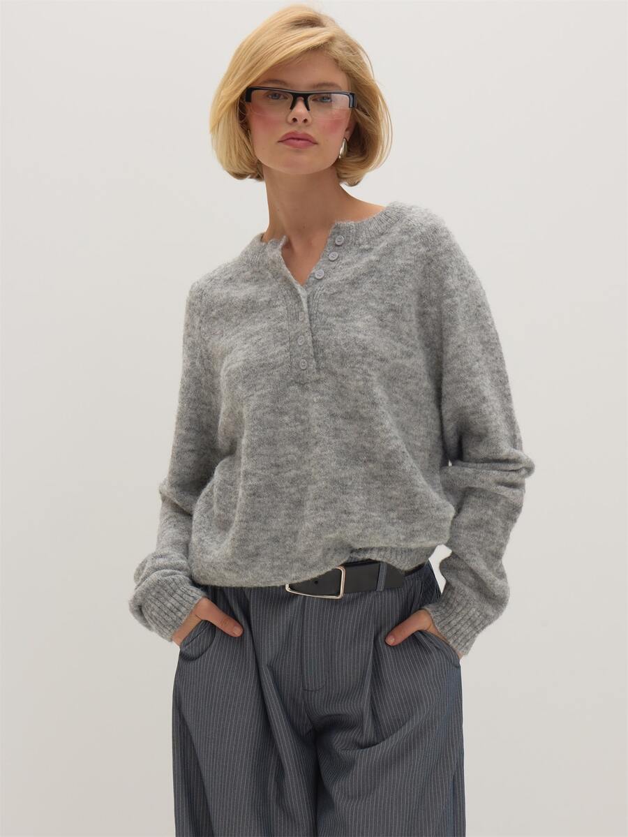 MUSEYN Grey Knit Ribbed Hem Long Sleeve Button Sweater - Khaki - View 1