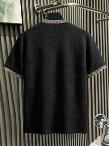 Manfinity Homme Camiseta de hombre de punto jacquard de unicolor con textura, cuello y puños negros, estampado de leopardo y acanalada - Negro - Ver 2