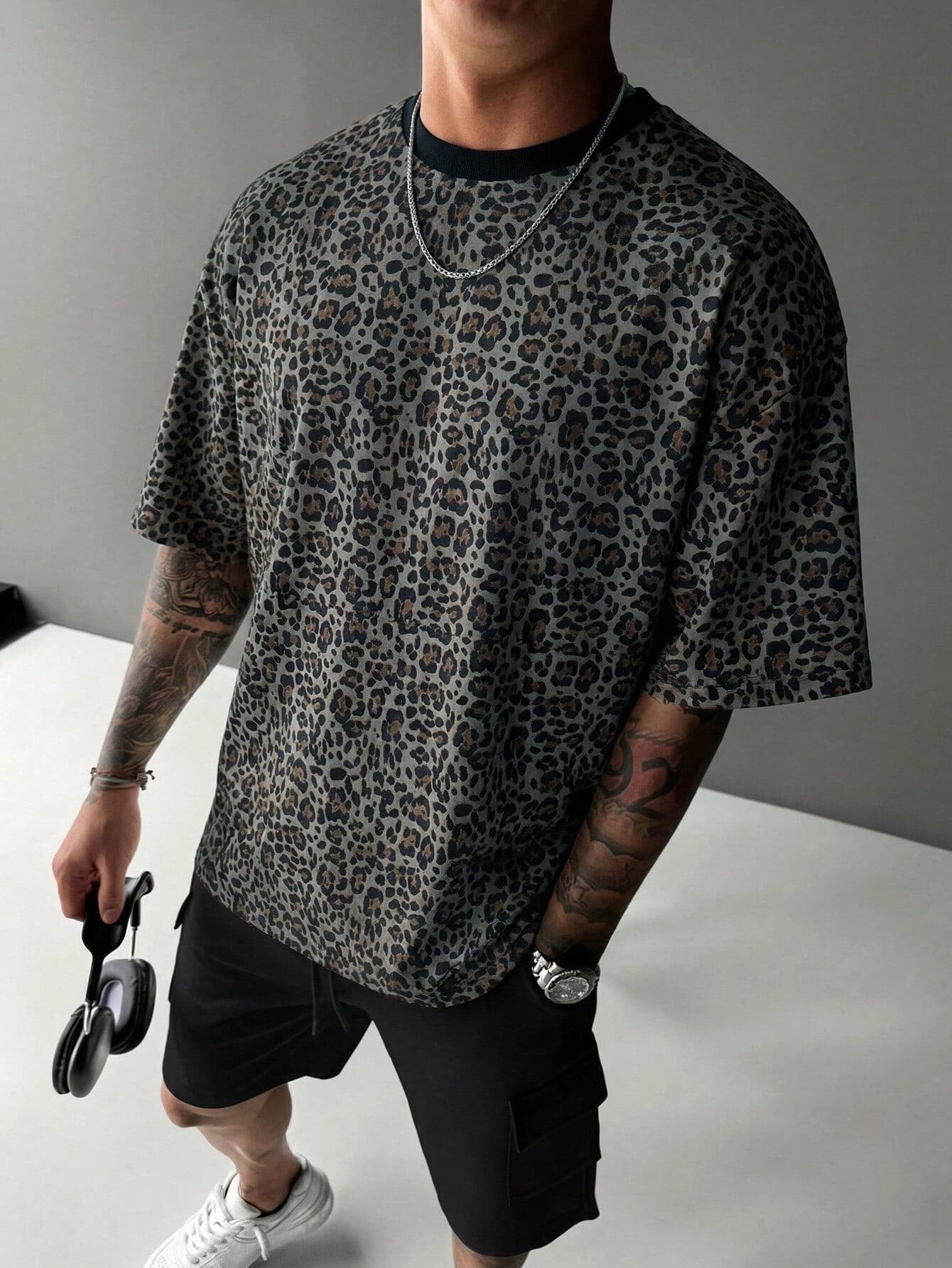 Resyla Men New Men's Leopard Print T-Shirt, Casual Streetwear Drop Shoulder Hip-Hop Style Crew Neck Short Sleeve Top Date Night Rave Grey Leopard Print Summer - Multicolor - View 1