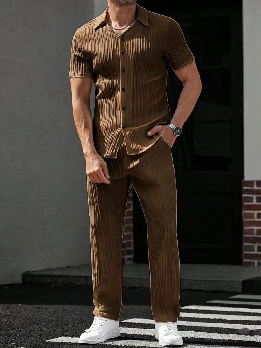 Manfinity Homme 男士純色短袖單排扣襯衫與長褲休閒套裝 - 棕色 - 查看 1