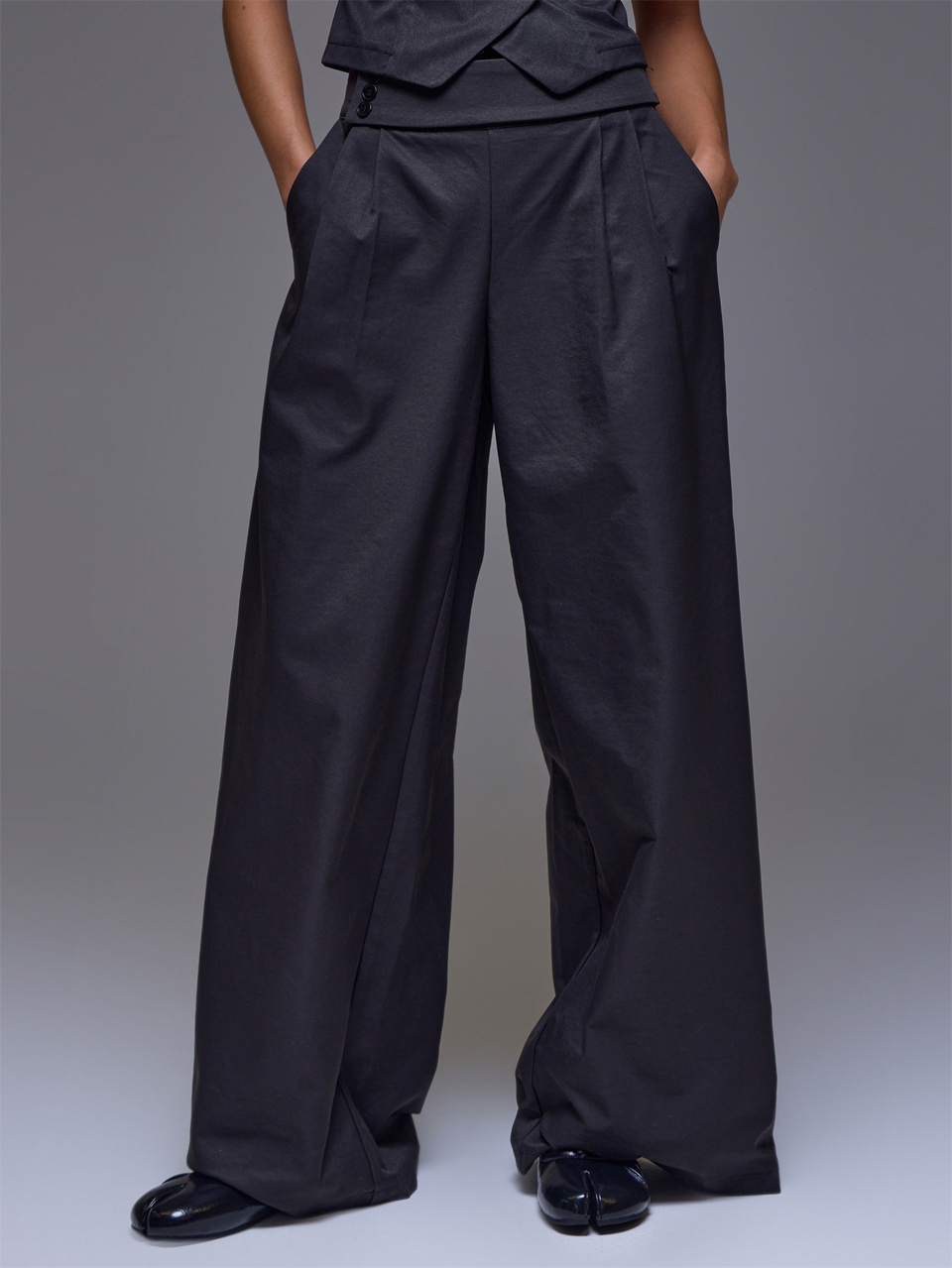 Pantalones de cintura baja con detalle de botones negros, casuales para uso diario y salidas, estilo cool, para invierno y otoño, Weekdaze