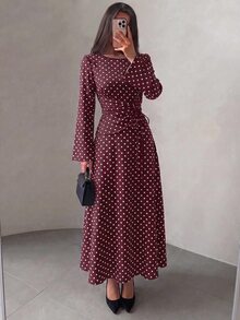 Modelyn 春秋法式通勤優雅波點收腰百褶抽繩喇叭袖長洋裝女款 - 酒紅色 - 查看 4