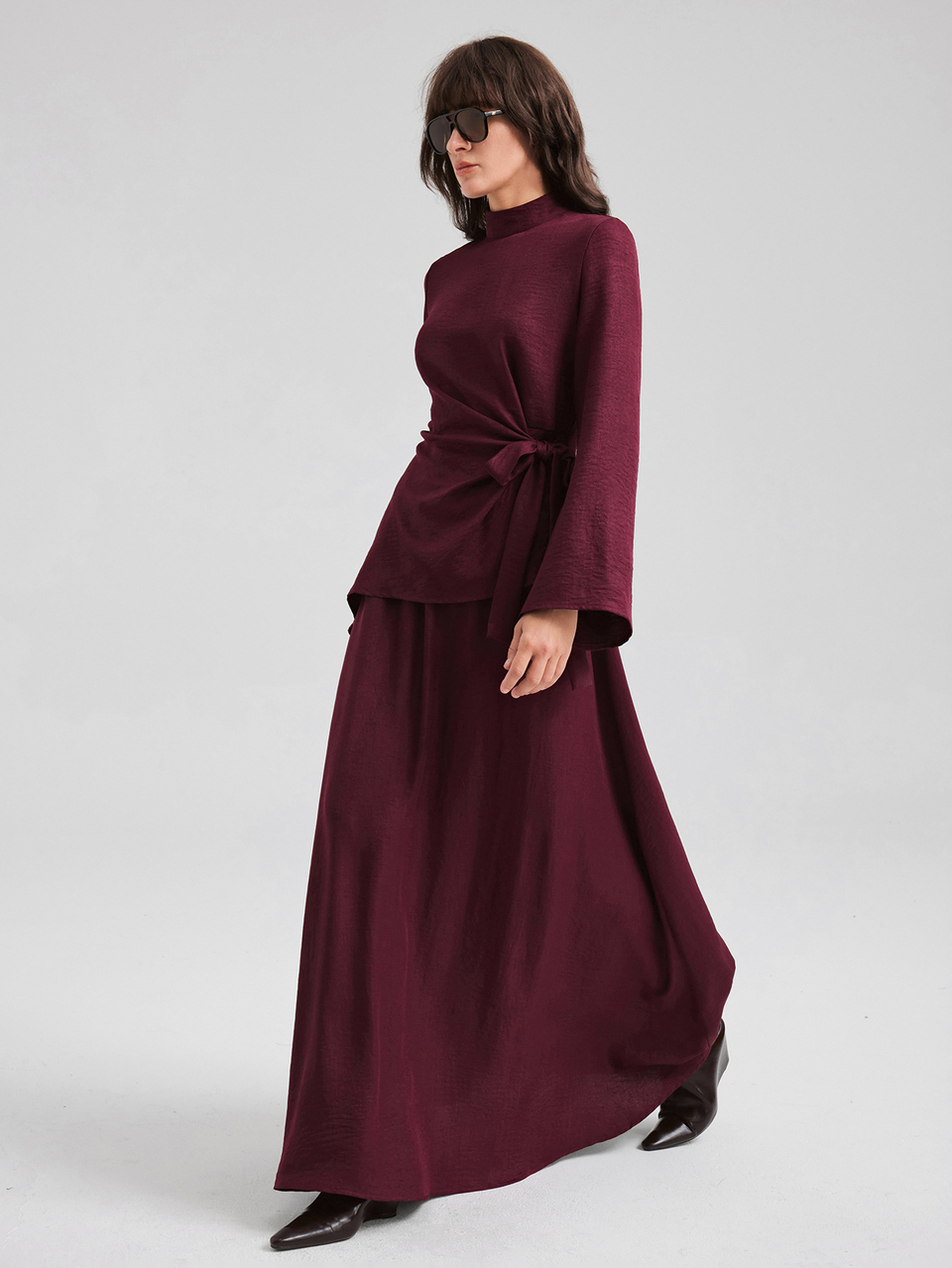 2026 Autumn/Winter New Brown Ruffle Pleated Blouse, Modern Elegant Wedding Guest Outfit, Minimalist Romantic French Luxury Texture, Urban Fashion Business Casual Women's Clothing, Office Wear, Low-Key Old Money Style, High-End Urban Commute Women's Apparel