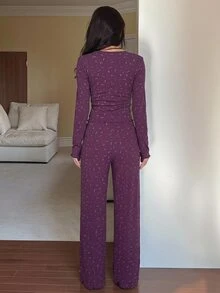 DAZY 2件組甜美碎花修身短袖T恤與寬鬆短款睡褲套裝，夏季女款睡衣 - 紫色 - 查看 2
