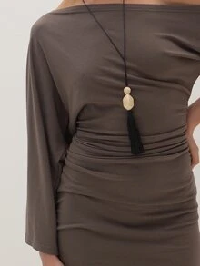 MUSEYN Gaun Liburan Lipit Asimetris Seksi untuk Wanita - Dark Grey - View 5
