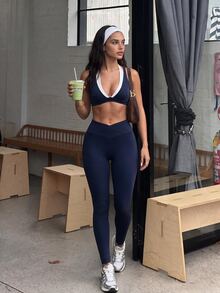 FavEase 女款 2 件式純色時尚街頭度假夏季休閒瑜伽健身套裝 - 藍白色 - 查看 4