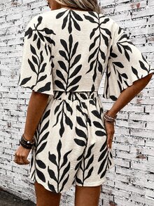 SHEIN Clasi 女款V領百褶上衣與短褲休閒日常兩件套 - 黑色 - 查看 2
