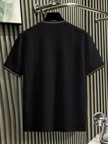 EGENSIO 男士針織提花素色紋理領口與袖口羅紋黑棕拼接胸前貼布T恤 - 黑色 - 查看 4