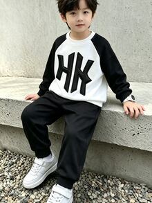 1套 春/秋季新款男童拼色長袖圓領衛衣與長褲2件套，3D壓花HK字母裝飾，黑白拼色設計，休閒舒適時尚，百搭時尚，適合學校、日常出遊、假期旅行，多場景穿著，拍照出片套裝，一套多穿，打造豐富春秋風格 - 彩色 - 查看 6